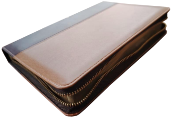 *Taschenbibel, Kunstleder, hellbraun/dunkelbraun, Goldschnitt, Reißverschluss, 13,5 x 19,5 x 2,9 cm