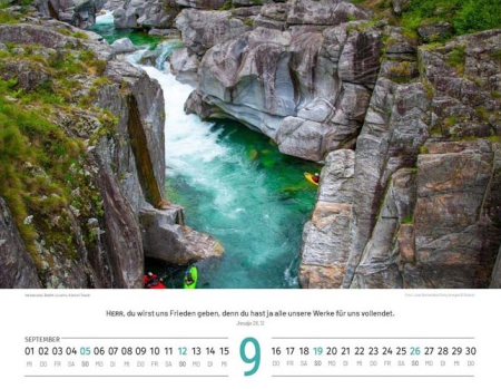 Schweizer Bildkalender mit Bergmotiven, Landschaftsaufnahmen und Bibelversen als Wandkalender im Querformat.